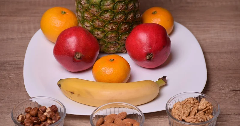 How to build the plate at breakfast, lunch, and dinner